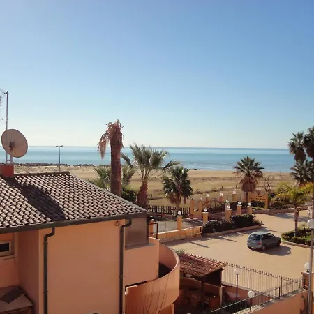 Baciati Dal Sole Apartment *