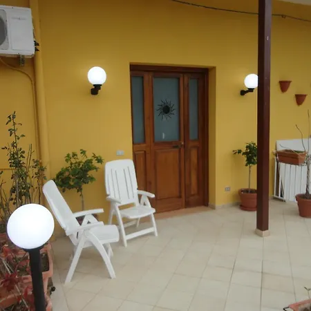 Baciati Dal Sole Apartment *