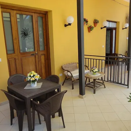 Baciati Dal Sole Apartment *